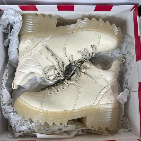Circus by Sam Edelman Women's Lace Up Ankle Combat Boots Cream Size 7.5 NWB - Picture 2 of 5